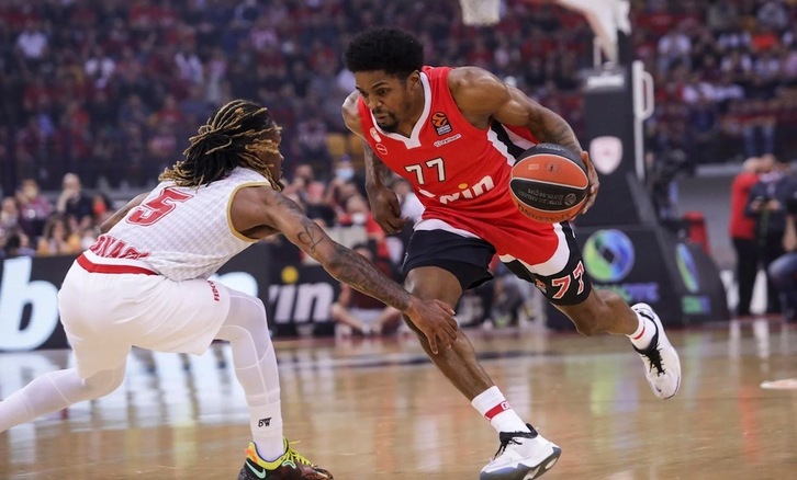 Paris Lee contra Shaquielle McKissic, uno de los grandes duelos del desempate en el Pireo.