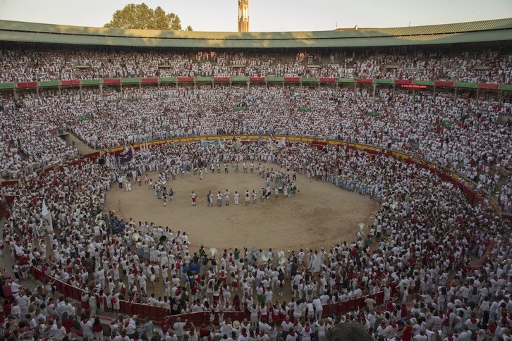 La Plaza de Toros de Iruñea, en una imagen de los últimos sanfermines, cumple un siglo este año.