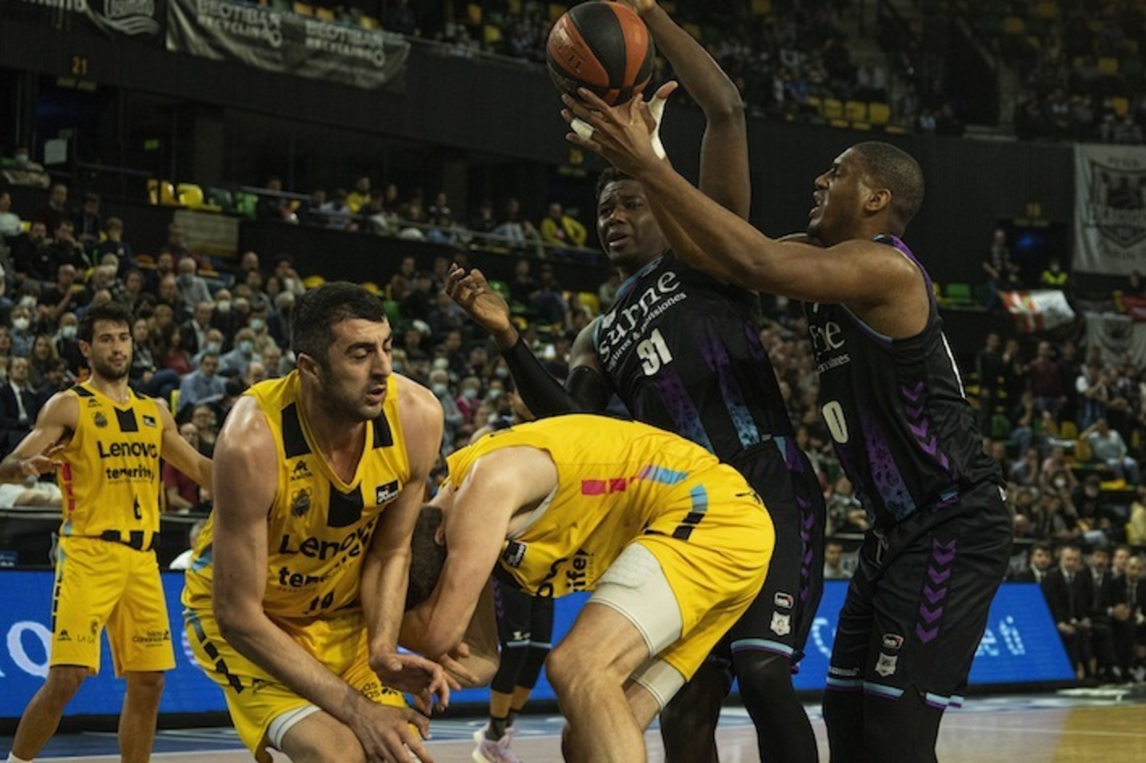 Georgi Shermadini y Bruno Fitipando volverán a Miribilla, para la Final Four de la BCL.