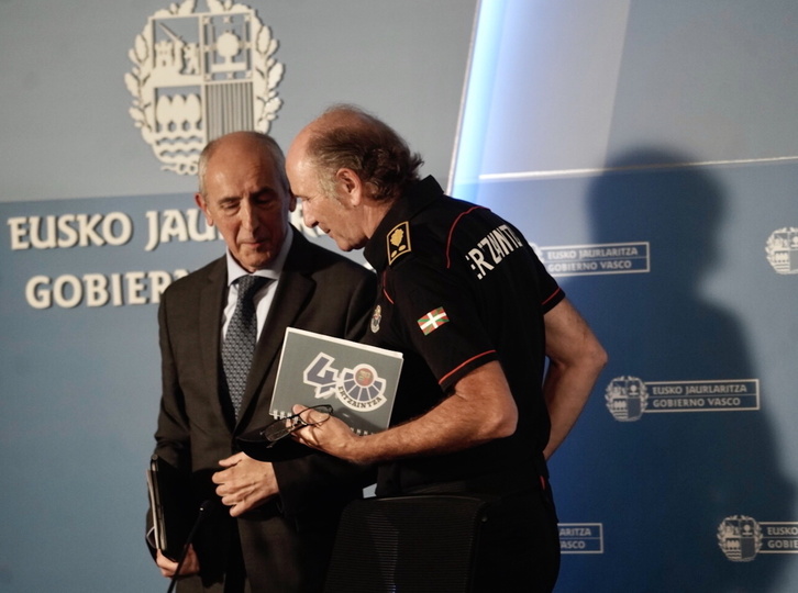 Josu Erkoreka y Josu Bujanda, en una comparecencia que deja todo abierto