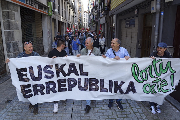 Euskal Errepublikaren Eguna ospatu dute Azpeitian.