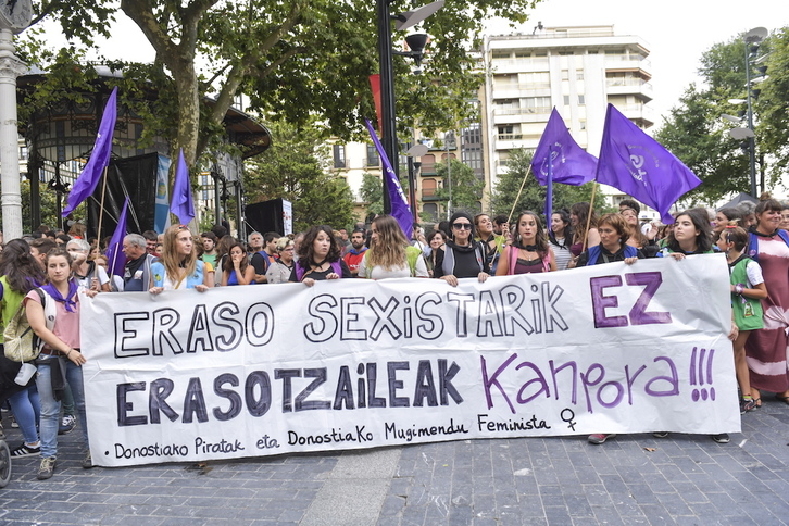 Imagén de archivo de una manifestación contra agresiones machistas en Donostia.