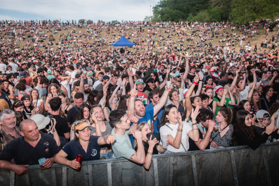 Kontzertu bateko publikoa. Kontzertu bateko publikoa.