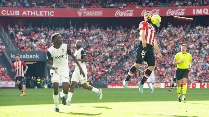 Villalibre volvió a jugar ante el Valencia en la segunda mitad.