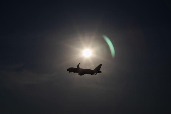 Un avión se dispone a aterrizar en Ciudad de México, en una imagen de archivo.