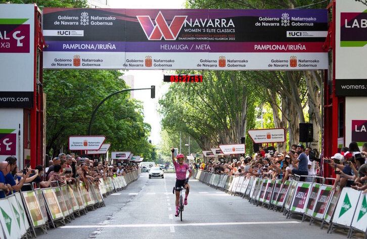 Veronica Ewers ha llegado en solitario a la meta de Iruñea.
