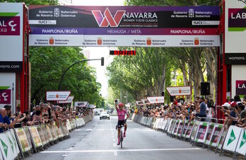 Veronica Ewers ha llegado en solitario a la meta de Iruñea.