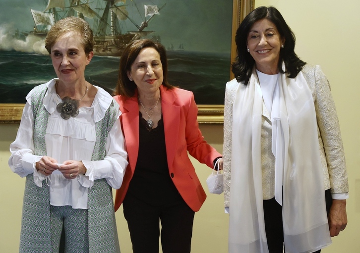 La directora del CNI Esperanza Casteleiro, a la derecha, con la ministra Margarita Robles y la exdirectora del CNI Paz Esteban, que dejó el cargo tras el escándalo.