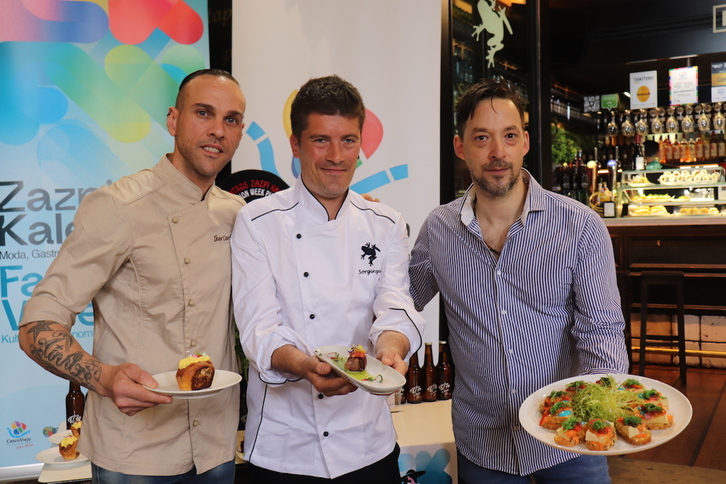 Ganadores del concurso de Pintxos Zazpi Kaleak Fashion Week de Alde Zaharra de Bilbo.