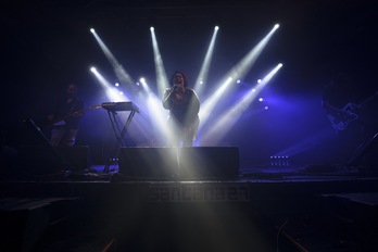 Zea Maysen kontzertua, joan den apirilaren 9an Bilbon. Emanaldi berezia izan zen, etenaldi baten osteko lehena eta 25. urtebetetzeko ospakizuna.