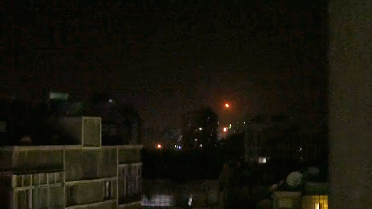 Luces en el cielo durante un bombardeo israelí en Damasco, el pasado 27 de abril.