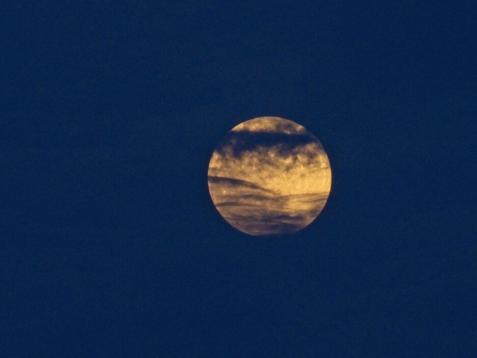 La Luna, desde la localidad francesa de Montlouis-sur-Loire. 