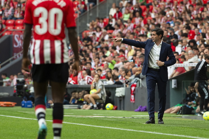 Marcelino en el derbi ante Osasuna en San Mamés.