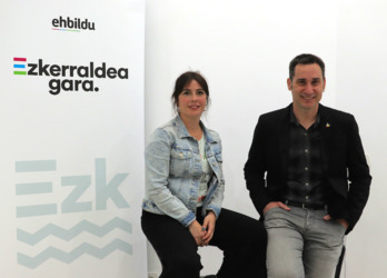 El parlamentario de EH Bildu Iker Casanova y la portavoz en Barakaldo María Solar