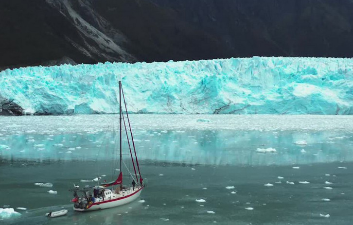 La expedición, en la cordillera Darwin.