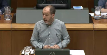 Josu Estarrona ha defendido la necesidad de incrementar los mecanismos para evitar las puertas giratorias.