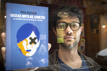 Paul Rocher presentó en Katakrak su trabajo ‘Gasear, mutilar, someter’.