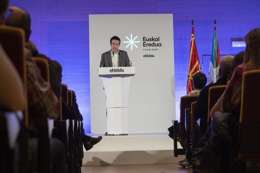 Pello Otxandiano, responsable del programa «Euskal Eredua. Un país mejor», durante su intervención en el palacio Euskalduna de Bilbo el pasado 30 de marzo.