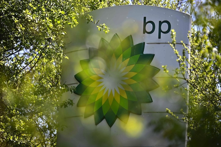 Las grandes petroleras, como BP, tendrán que pagar en Gran Bretaña un impuesto temporal por sus beneficios.