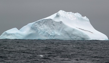 Imagen de un iceberg en la Antártida.