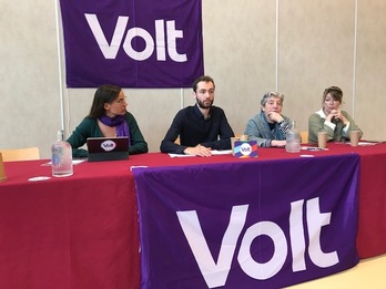 Thibault Pathias et sa suppléante, soutenus par Martine Bisauta et Laurence Hardouin.