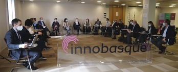 Representantes de las doce principales empresas vascas inversoras en Investigación y Desarrollo trataron sobre la situación y perspectivas de la I+D+i vasca a corto y medio plazo.   