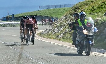 Momento en el que ha atacado a dos de meta Alejandro Franco y se ha marchado con Wood y Castrillo.