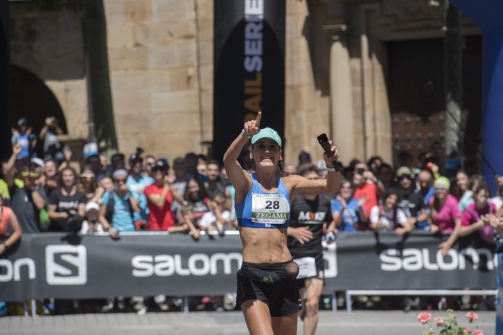 Sara Alonso Zegamako helmugan.