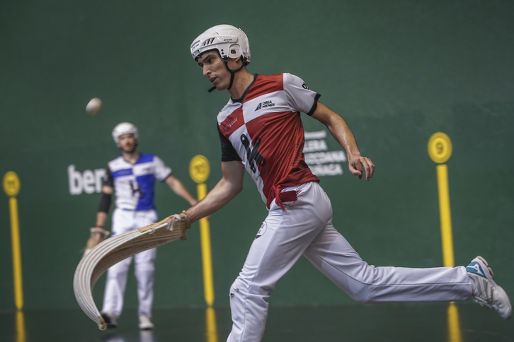 Javi Urriza sasoi puntu ederrean heltzen ari da uda hasierara.