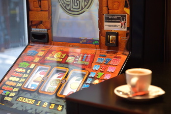 Las máquinas de tipo B, a diferencia de lo legislado en Valencia, continuarán en los bares.