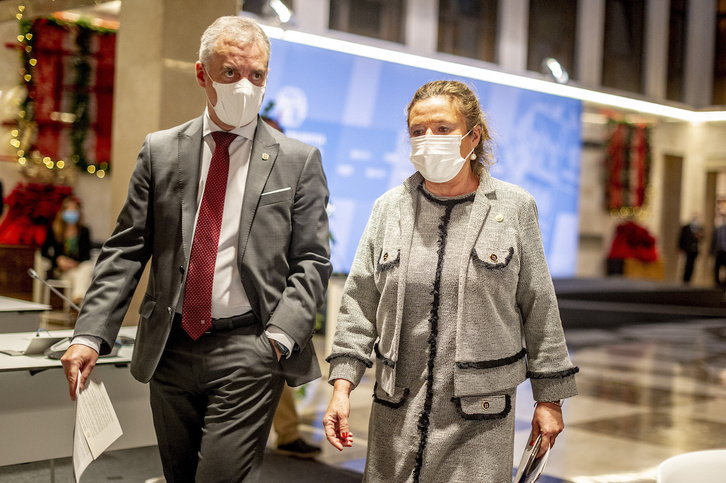 El lehendakari Iñigo Urkullu, junto a la consejera de Salud, Gotzone Sagardui, tras una reunión del LABI en diciembre de 2021.
