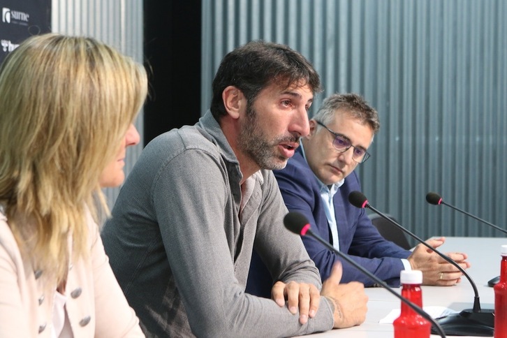 Isabel iturbe, Alex Mumbru eta Rafa Pueyo. Denek dute zeregina hemendik aurrera.