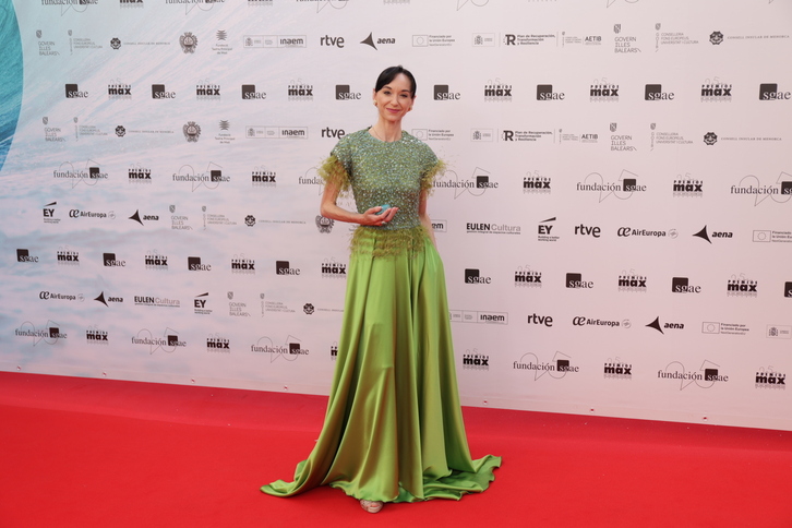Lucía Lacarra, con su premio Max, anoche en Maó. 