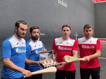 Las dos parejas han terminado satisfechas con el material para la final.