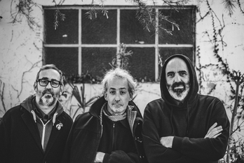 Okene, Mikel eta Drakek osatu dute -Gailu taldearen azken diskoa.