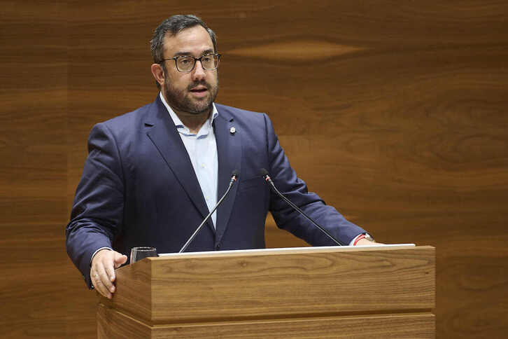 El vicelehendakari Javier Remírez en una intervención en el Parlamento navarro.