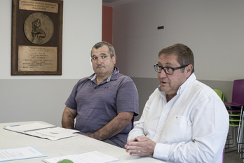 Jean Michel Gonzalez y Gilles Peynoche, durante la presentación del primero como técnico. 