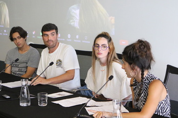 Borja Alonso, Paul Elizondo, Nerea Vicente eta June Telletxea mahai-inguruan. 