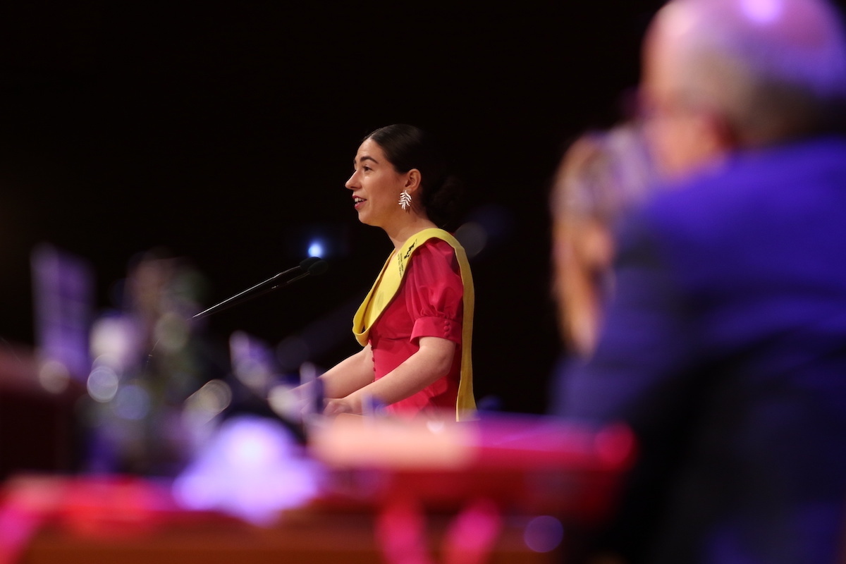 La representante del alumnado de Medicina en su discurso de graduación. (Oskar MATXIN | FOKU)