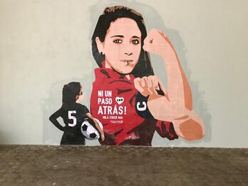 El nuevo mural en homenaje a la excapitana de Osasuna.
