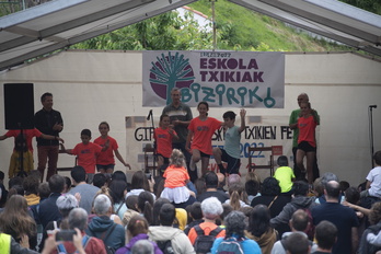 Eskola Txikien Jaiaren haisera ekitaldia Errezilen.