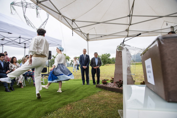 Burdin Hesiaren erorketaren 85. urteurrena eta gudulari baten gorpuzkien emate ekitaldia Gamiz-Fikan.