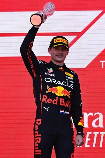 Max Verstappen, exultante tras su éxito en Azerbaiyán. 