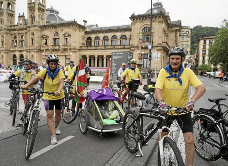 La marcha ciclista partió desde Alderdi Eder.