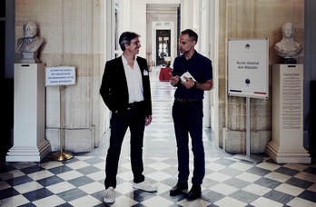 Thomas Lacoste zuzendaria eta Sebastien Nadot diputatua Asanblea Nazionalean.