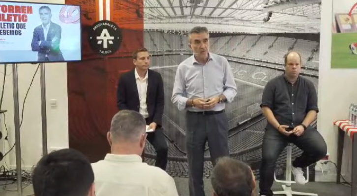 Arechabaleta con Joshua Schirmer y Joseba Basarrate en la presentación del proyecto para el Athletic femenino.