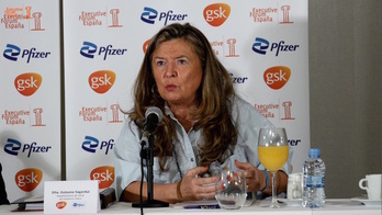 Gotzone Sagardui, en el acto en que hizo sus declaraciones sobre el cambio de «cultura» en la sanidad pública.