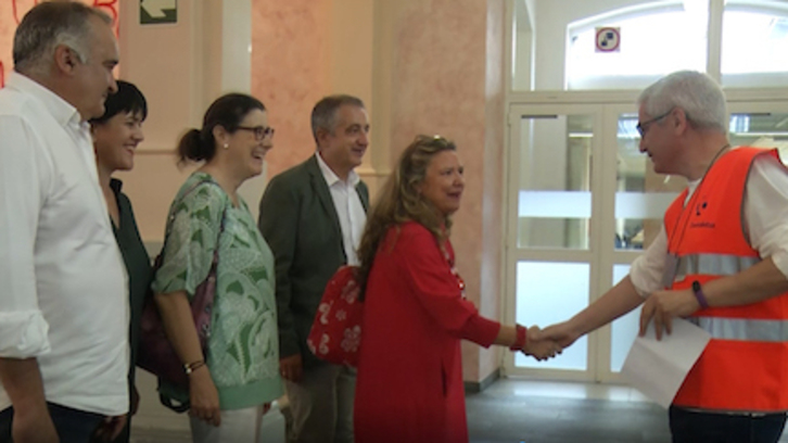 Gotzone Sagardui Lakuako Osasun sailburua, LEParen azterketen hasieran, Gasteizen.