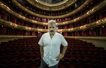 Joseba Tapia, Adarra Sariko kontzertua eta ekitaldia eginen diren antzoki berean, Victoria Eugenian.