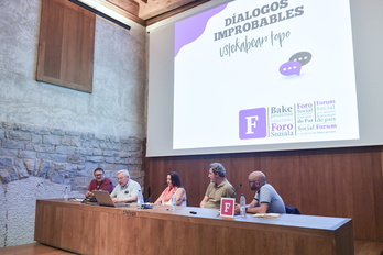 Mesa redonda con  Santiago Cervera, Txelui Moreno, Merche Sánchez y Patxi Zabaleta.